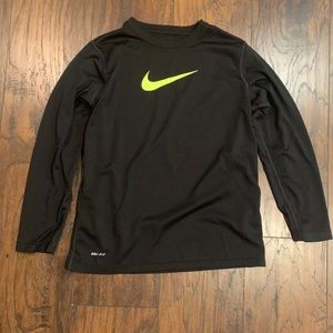 Nike boys large long sleeve shirt